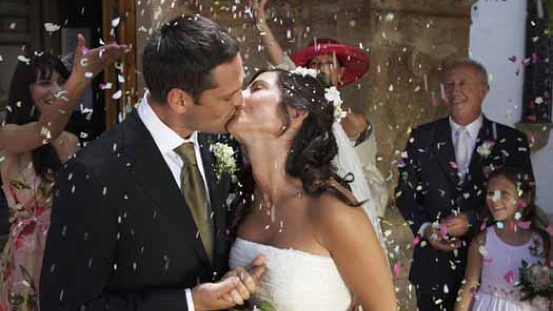 La tradición de lanzar el arroz en la boda